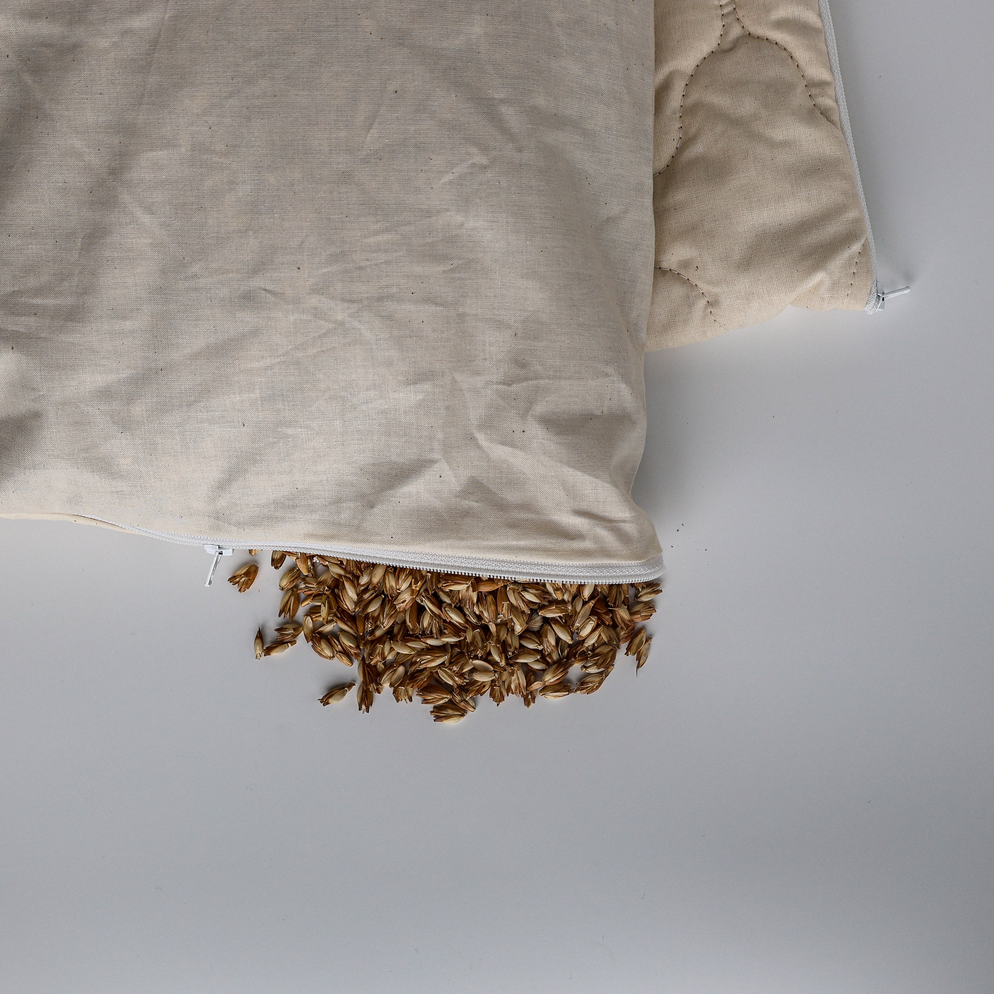 Zirbe/Dinkelspelzen-Kopfkissen mit Steppbezug BIO